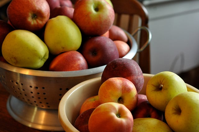 Organic Apples vs. Regular Apples - Does it really matter? - Wake