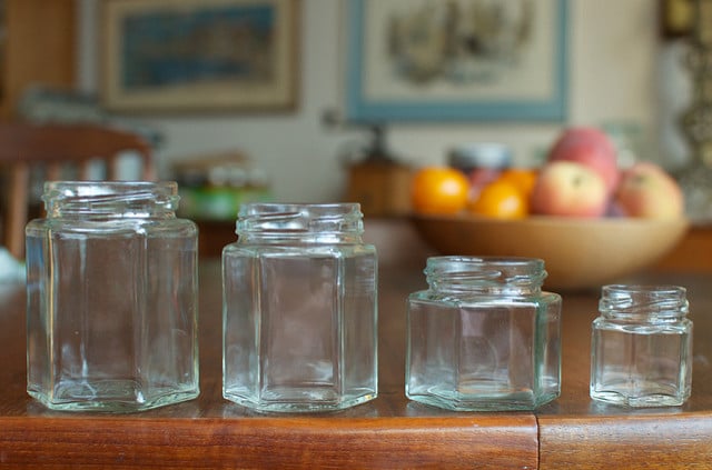 Set of 8, 24 oz Glass Pasta Jars with 63TW Lug Lids