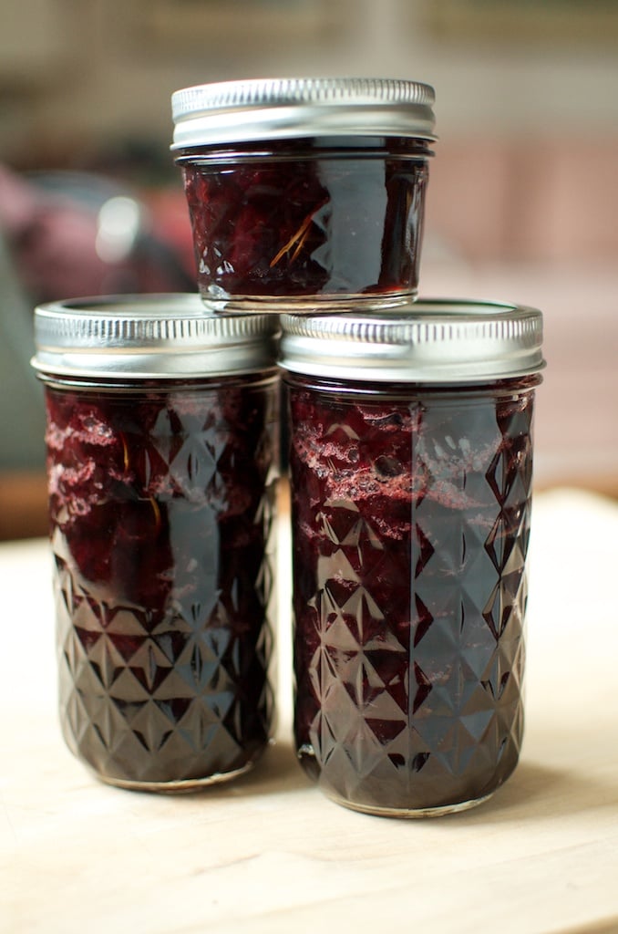 Currant and Thyme Jelly as Easy as It Is Tasty