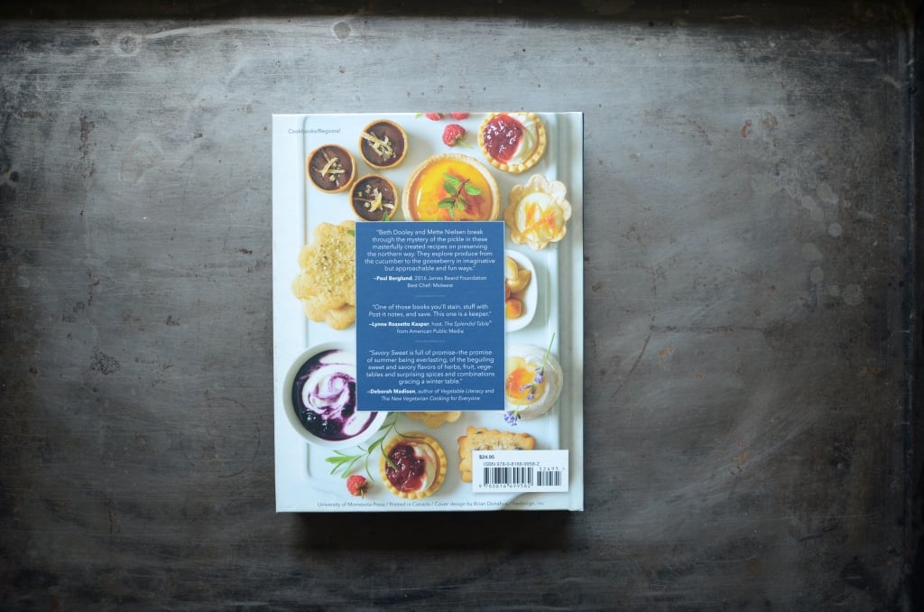 cookbooks-savory-sweet-food-in-jars