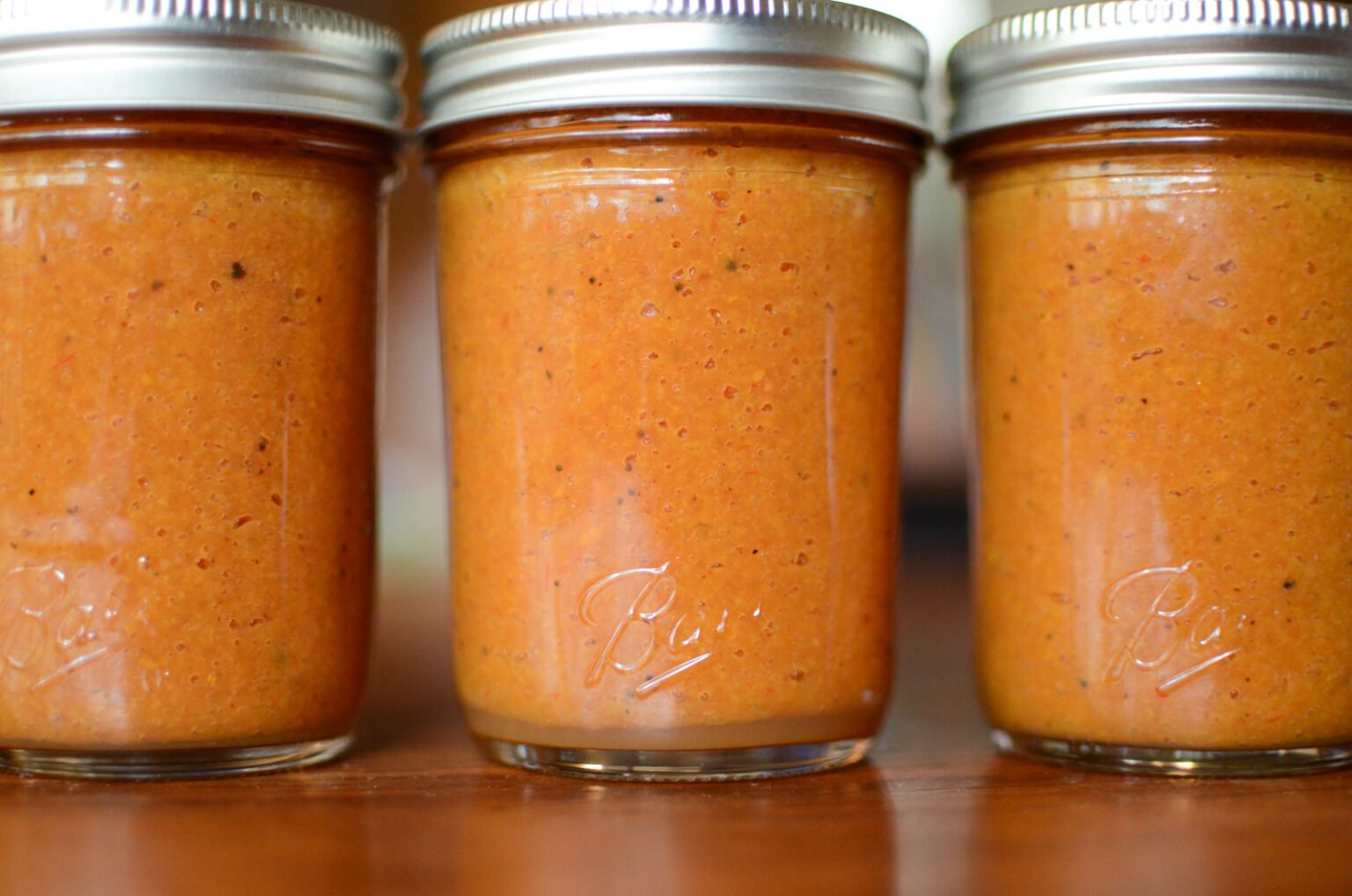peach-jam-food-in-jars